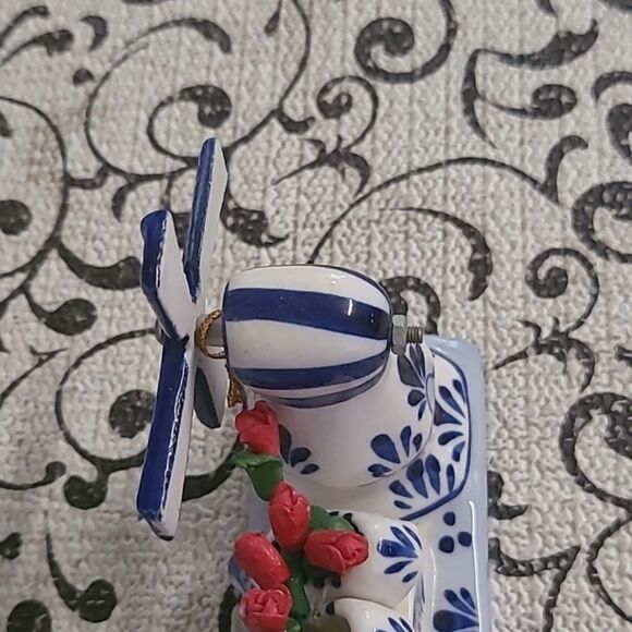Royal Delft  Windmill Figurine with Red Tulips - Picture 5 of 7